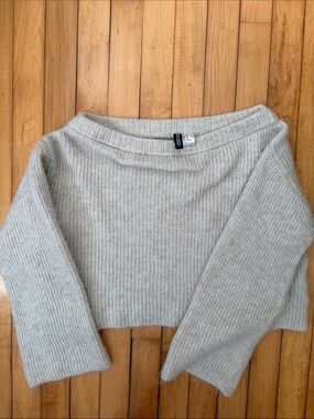 H&M Light Gray Ribbed off the shoulder Cropped Sweater